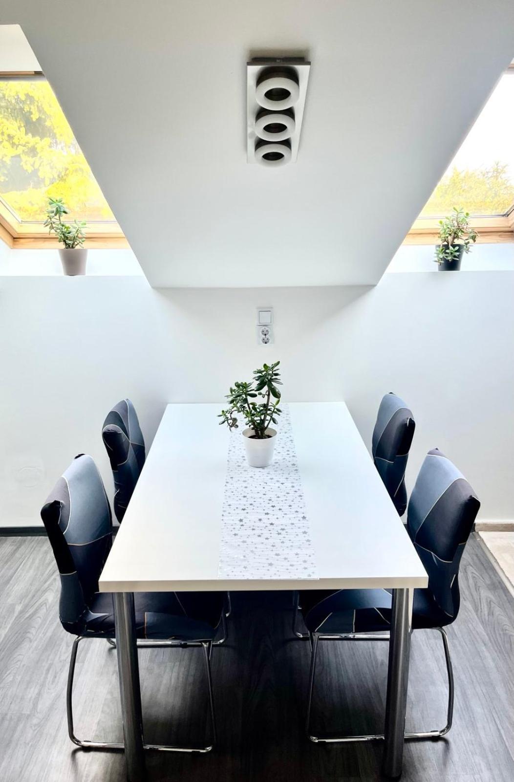 Chill Apartman Budakalasz Εξωτερικό φωτογραφία